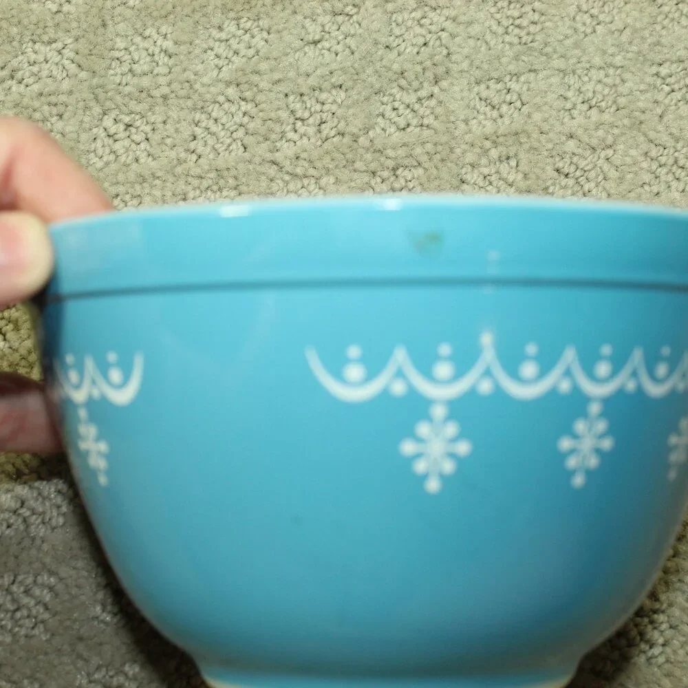 Vtg Pyrex Snowflake Blue Garland Nesting Mixing Bowls Set of 4 401 - 404 1970's